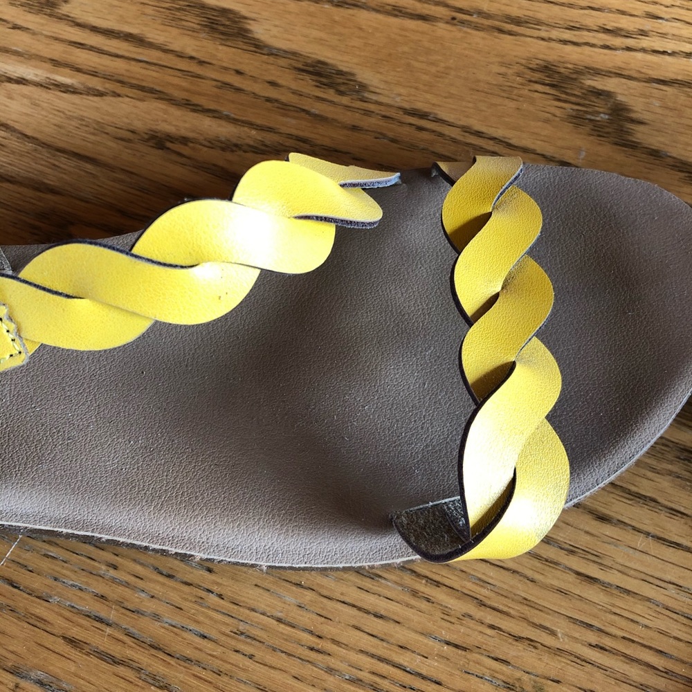 Ladies sandals